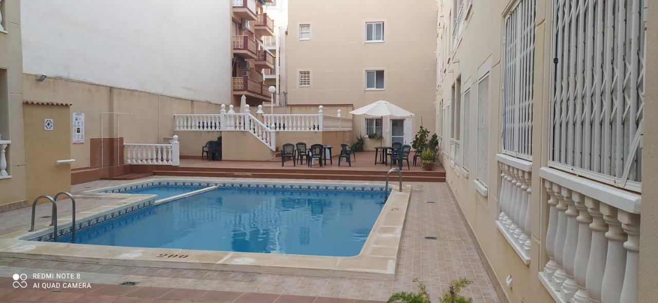 Estudio Wifi Bano 1 Sofa Cama Doble Piscina Playa 100Mts Torrevieja Exteriér fotografie