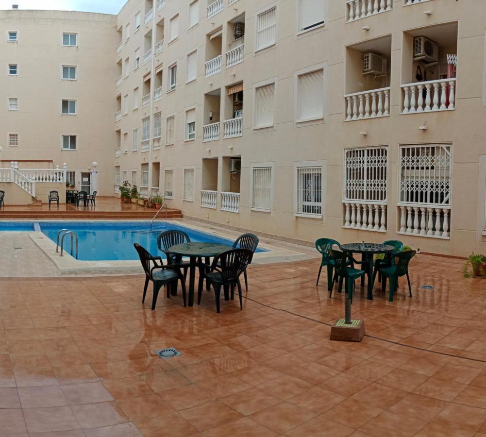 Estudio Wifi Bano 1 Sofa Cama Doble Piscina Playa 100Mts Torrevieja Exteriér fotografie